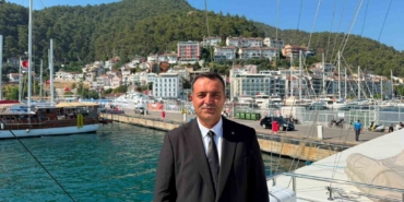 fethiyede-sehit-denizciler-anisina-denize-celenk-birakildi-YLJsbjWw.jpg