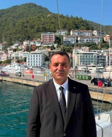 fethiyede-sehit-denizciler-anisina-denize-celenk-birakildi-YLJsbjWw.jpg