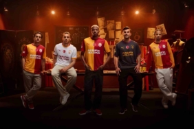 galatasaray-yeni-sezon-formalarini-tanitti-z7qjJUri.jpg