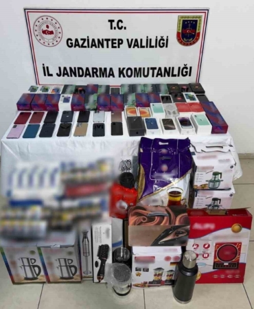 gaziantepte-28-milyon-tllik-kacak-urun-ele-gecirildi-B4gSbHuB.jpg