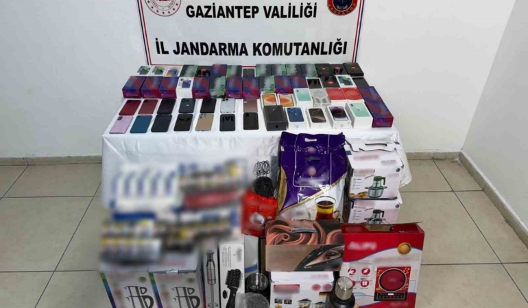 gaziantepte-28-milyon-tllik-kacak-urun-ele-gecirildi-B4gSbHuB.jpg