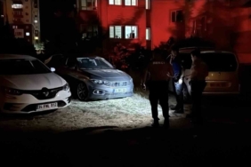 geri-manevra-yaparak-kacan-aracin-carptigi-bekci-yaralandi-qBeWXjR9.jpg