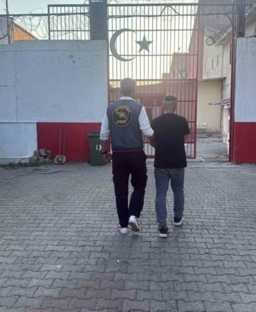 germencikte-hirsizlik-sucundan-aranan-hukumlu-yakalandi-xt1pkzW1.jpg