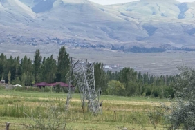 igdirda-firtina-catilari-ucurdu-ZC8bz1wf.jpg