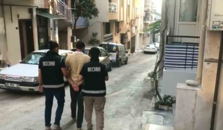 izmir-merkezli-5-ilde-200-milyon-liralik-kurgu-kaza-operasyonu-48-gozalti-zP8ZE2ed.jpg