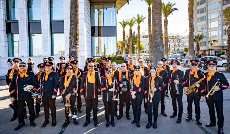 izmirin-tarihine-83-yildir-muzikle-taniklik-ediyorlar-B8QcfrIl.jpg