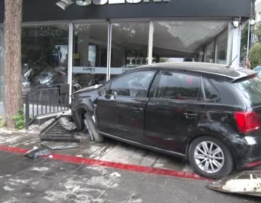 kadikoyde-kadin-surucu-galeriye-daldi-JlaYdhz1.jpg