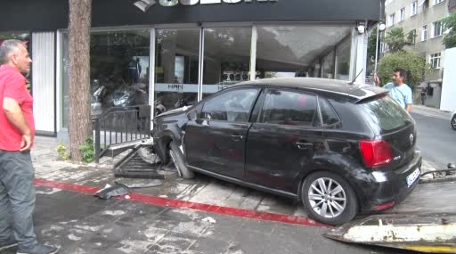 kadikoyde-kadin-surucu-galeriye-daldi-JlaYdhz1.jpg