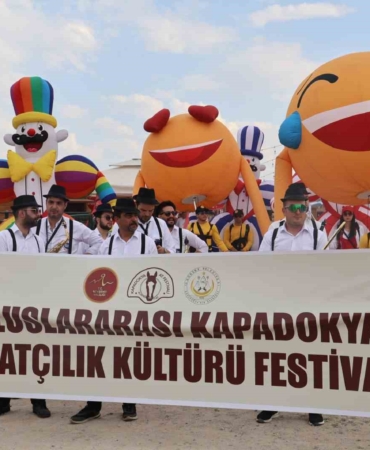 kapadokyada-guzellikleriyle-buyuleyen-atlar-podyuma-cikti-LxEdxbt6.jpg
