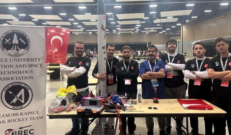 kapsul-azak-rocket-team-abdde-dunya-birincisi-oldu-txt6W8Pq.jpg