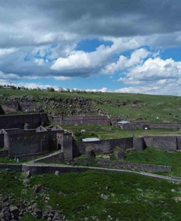 kars-kalesi-unesco-dunya-miras-listesine-alinmayi-bekliyor-sbjLwBHm.jpg