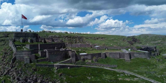 kars-kalesi-unesco-dunya-miras-listesine-alinmayi-bekliyor-sbjLwBHm.jpg