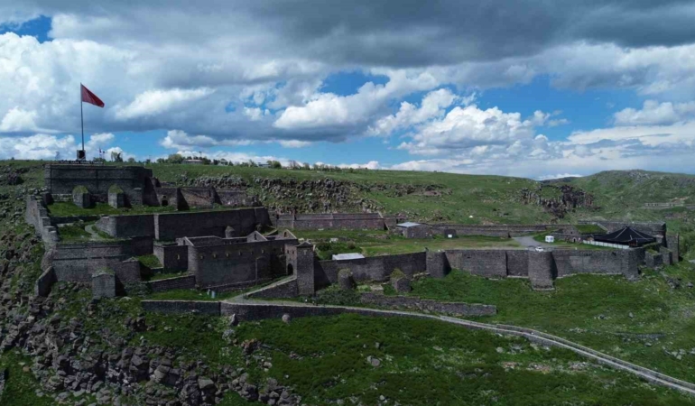 kars-kalesi-unesco-dunya-miras-listesine-alinmayi-bekliyor-sbjLwBHm.jpg