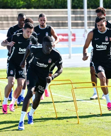 kassoum-ouattara-besiktas-formasiyla-ilk-antrenmanina-cikti-KR5npErL.jpg