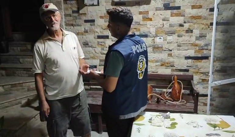 kaybettigi-emekli-maasindan-umudu-kesen-vatandasin-parasini-polis-sahibine-ulastirdi-iTcFwgEb.jpg