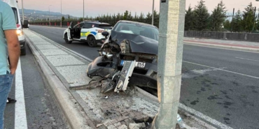 kayseride-otomobil-aydinlatma-diregine-carpti-1-yarali-yj9Rqx5e.jpg
