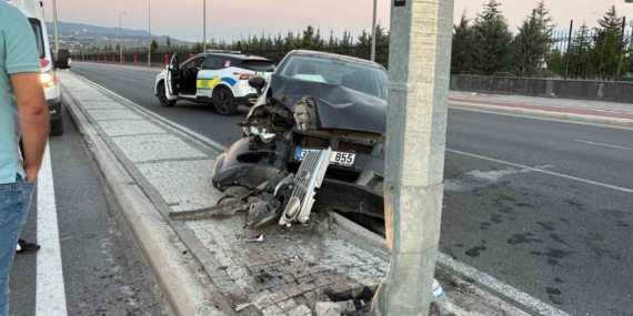 kayseride-otomobil-aydinlatma-diregine-carpti-1-yarali-yj9Rqx5e.jpg