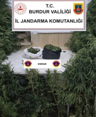 kenevirleri-sularken-sucustu-yakalandi-LEVI45da.jpg
