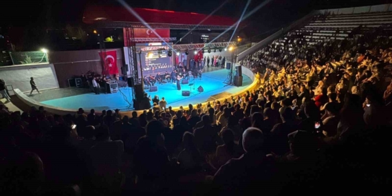 kiliste-millet-bahcesinde-acik-hava-konserine-yogun-ilgi-KcvhZ9Nl.jpg