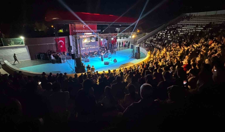 kiliste-millet-bahcesinde-acik-hava-konserine-yogun-ilgi-KcvhZ9Nl.jpg