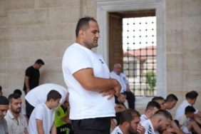 kirkpinar-pehlivanlari-er-meydanina-cikmadan-once-selimiyede-dua-etti-yKbkq4DS.jpg