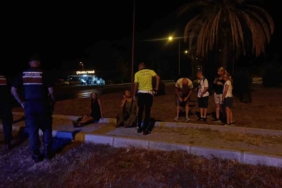 kirmizi-isikta-bekleyen-otomobile-tur-minibusu-carpti-3-yarali-JnzSQqBm.jpg