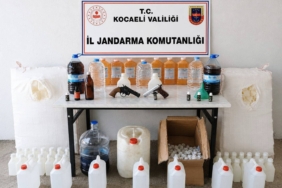 kocaelide-kacakcilik-operasyonu-1-milyon-350-bin-liralik-kacak-urun-ele-gecirildi-buzLnLGZ.jpg