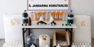kocaelide-kacakcilik-operasyonu-1-milyon-350-bin-liralik-kacak-urun-ele-gecirildi-buzLnLGZ.jpg