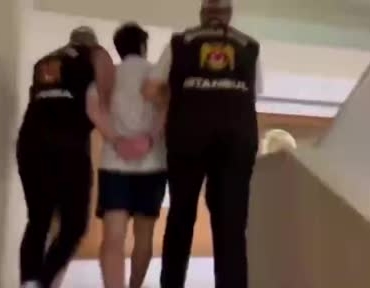 komedyen-deniz-goktasin-dini-degerleri-alenen-asagilama-ve-cumhurbaskanina-hakaret-sucundan-tutuklanmasina-karar-verildi-kXHlCeT2.jpg