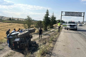 kontrolden-cikan-traktor-sarampole-devrildi-1-yarali-8Bahb9Kh.jpg