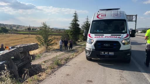 kontrolden-cikan-traktor-sarampole-devrildi-1-yarali-PEK4dKbg.jpg