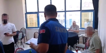 kumar-oynandigi-tespit-edilen-ruhsatsiz-is-yeri-muhurlendi-9Xn9Blyq.jpg