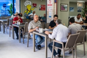 kusadasi-kent-lokantasinda-2-ayda-8-bin-852-kisiye-yemek-hizmeti-QcdCEHNn.jpg
