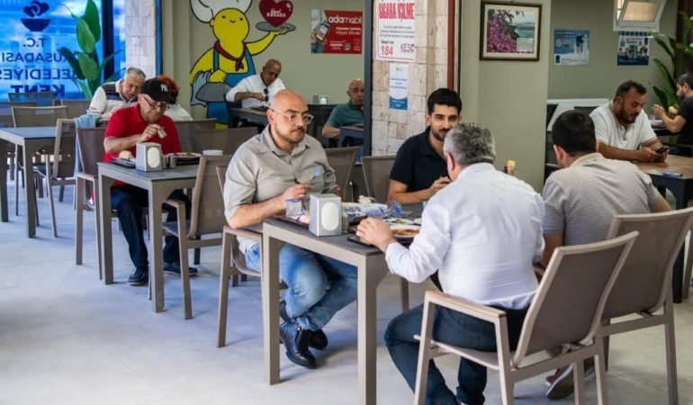 kusadasi-kent-lokantasinda-2-ayda-8-bin-852-kisiye-yemek-hizmeti-QcdCEHNn.jpg