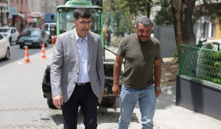 kutahya-meydan-kavsaginda-yeni-trafik-duzeni-hayata-gecti-gsDXJXXv.jpg