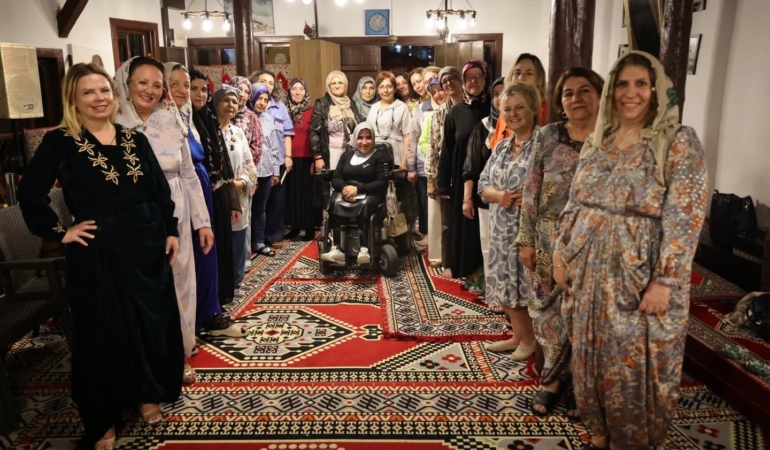 kutahyada-salvar-ve-orgu-etkinligiyle-gelenekler-yasatildi-2zQWq3Rk.jpg