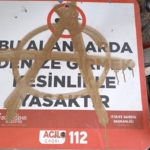 magandalar-can-simitlerini-caldi-uyari-levhalarina-zarar-verdi-yEtb8h5d.jpg