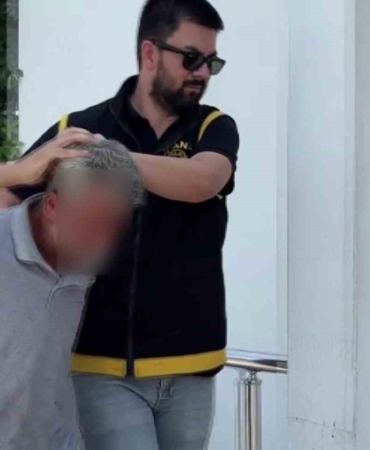 magazadan-takilari-calan-hirsizdan-pes-dedirten-savunma-bana-borclari-vardi-YxJVHhjz.jpg