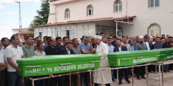 malatyada-kazada-hayatini-kaybeden-3-kisilik-aile-topraga-verildi-DBKvffVa.jpg