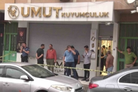 maltepede-silahli-kuyumcu-soygunu-supheliler-altinlarla-kacti-x7TM8bWb.jpg