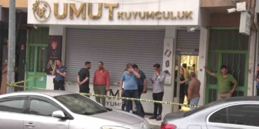 maltepede-silahli-kuyumcu-soygunu-supheliler-altinlarla-kacti-x7TM8bWb.jpg