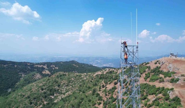 manisa-buyuksehirin-akilli-gozleri-724-yangina-karsi-nobette-pCGgY9yE.jpg