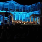 manisada-tarihi-gece-sardes-antik-kentinde-carmina-burana-ruzgari-rVnhpYuT.jpg