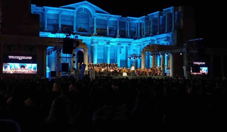 manisada-tarihi-gece-sardes-antik-kentinde-carmina-burana-ruzgari-rVnhpYuT.jpg