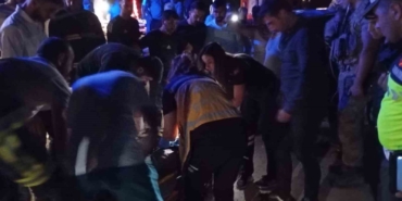 mardinde-devrilen-hafif-ticari-aracin-surucusu-agir-yaralandi-lk5Q449g.jpg