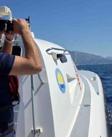 marmaris-aciklarinda-batan-gocmen-botunda-kayip-2-kisiyi-arama-calismalari-suruyor-eY7rAqGQ.jpg