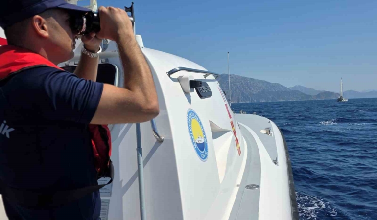 marmaris-aciklarinda-batan-gocmen-botunda-kayip-2-kisiyi-arama-calismalari-suruyor-eY7rAqGQ.jpg