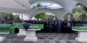 mehmet-ararin-babasi-topraga-verildi-hZldcemb.jpg