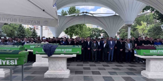mehmet-ararin-babasi-topraga-verildi-hZldcemb.jpg