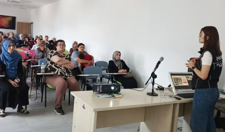 nazillide-kadin-sagligi-narkotik-ve-mahremiyet-konularinda-egitim-verildi-C3718s27.jpg